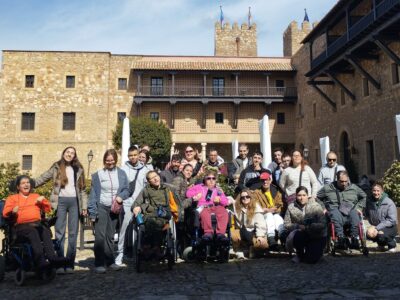 El grupo de adultos y adultas en el castillo de Sigüenza